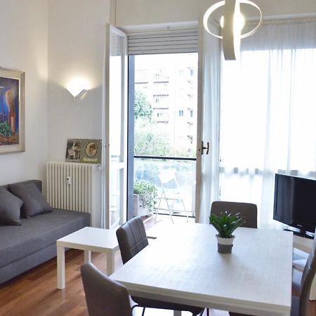 New Renovated Apartment With Balcony Porta Romana Milán Exteriér fotografie