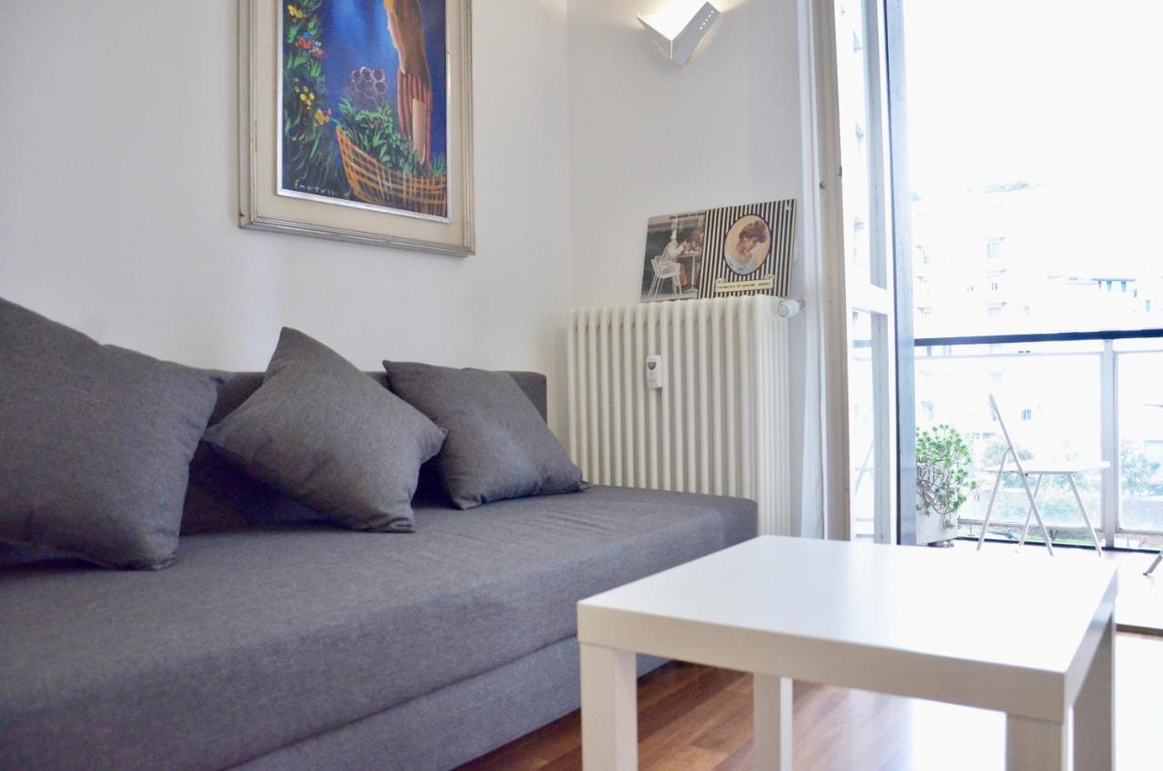 New Renovated Apartment With Balcony Porta Romana Milán Exteriér fotografie