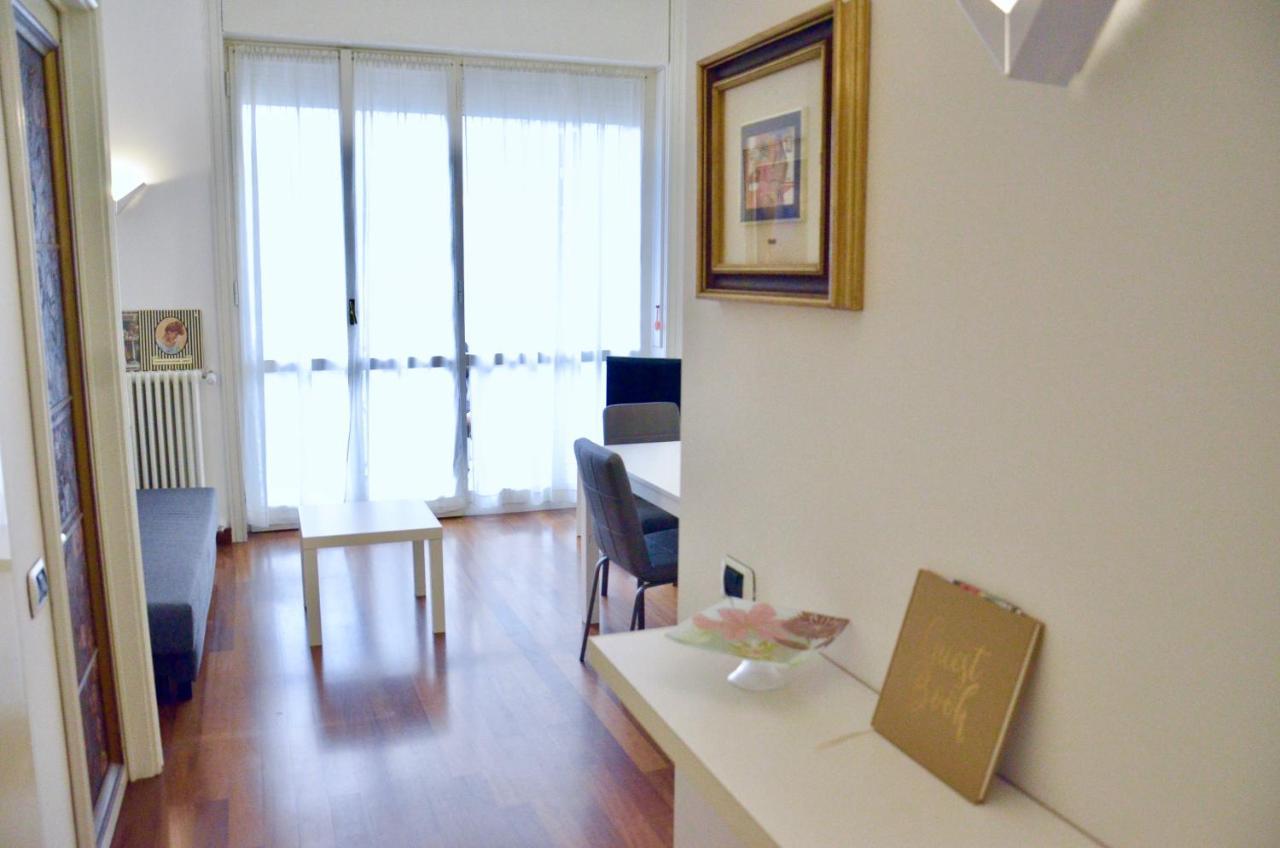 New Renovated Apartment With Balcony Porta Romana Milán Exteriér fotografie